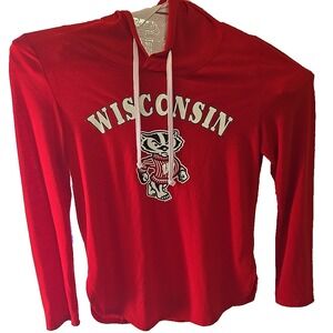Wisconsin Badgers Hoodie Women's Large Red Pullover Sweatshirt Loose Fit NCAA